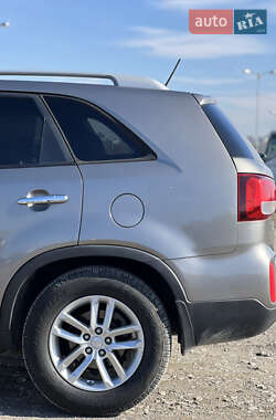 Внедорожник / Кроссовер Kia Sorento 2013 в 