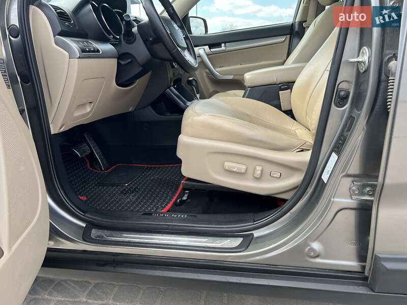 Внедорожник / Кроссовер Kia Sorento 2011 в Белогорье