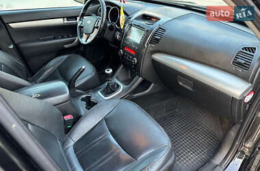 Позашляховик / Кросовер Kia Sorento 2012 в 