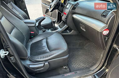 Позашляховик / Кросовер Kia Sorento 2012 в 