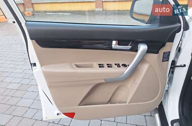 Позашляховик / Кросовер Kia Sorento 2011 в 