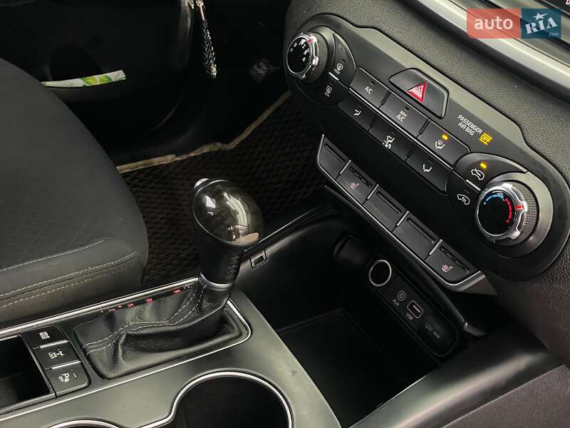 Внедорожник / Кроссовер Kia Sorento 2015 в Киеве