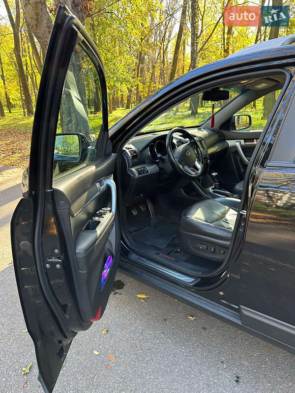 Позашляховик / Кросовер Kia Sorento 2012 в Чернівцях