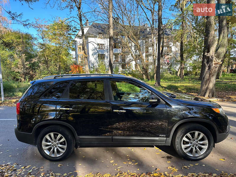 Позашляховик / Кросовер Kia Sorento 2012 в Чернівцях