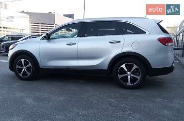 Позашляховик / Кросовер Kia Sorento 2017 в 