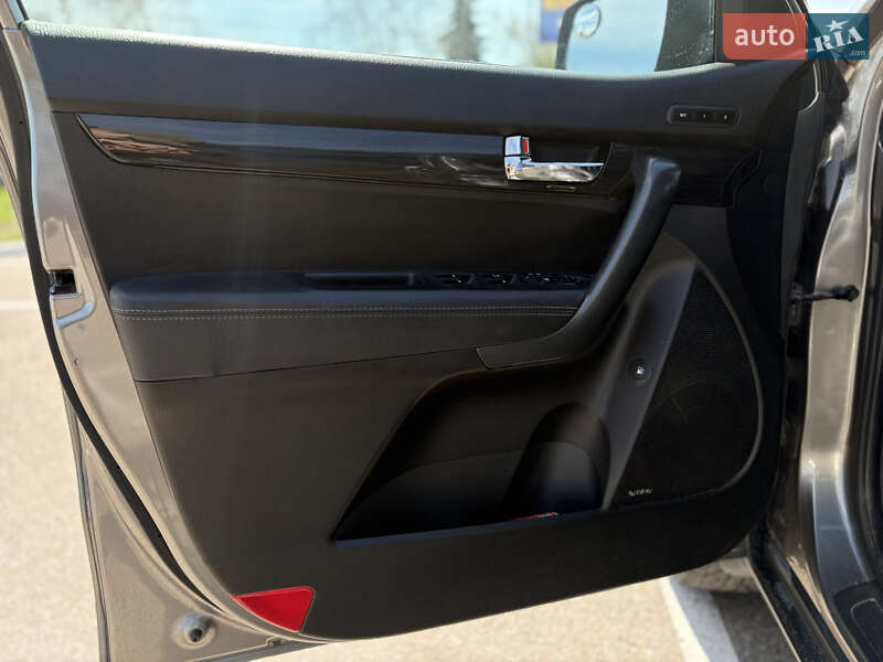 Позашляховик / Кросовер Kia Sorento 2012 в Житомирі