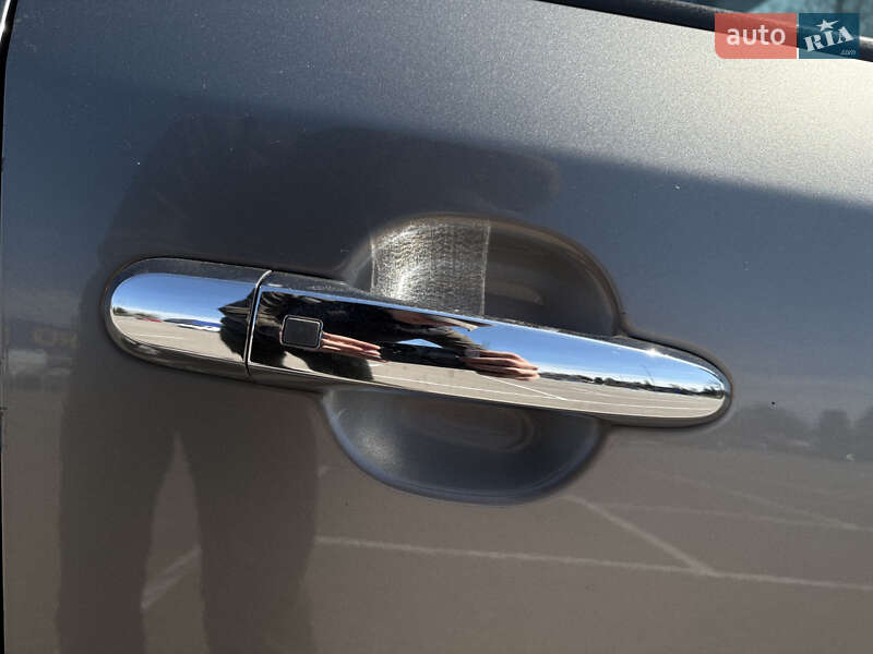 Позашляховик / Кросовер Kia Sorento 2012 в Житомирі