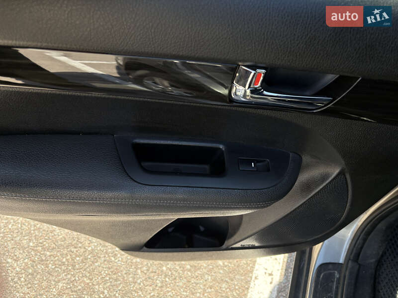 Позашляховик / Кросовер Kia Sorento 2012 в Житомирі