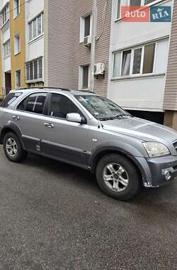 Внедорожник / Кроссовер Kia Sorento 2003 в 