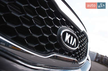 Внедорожник / Кроссовер Kia Sorento 2010 в 