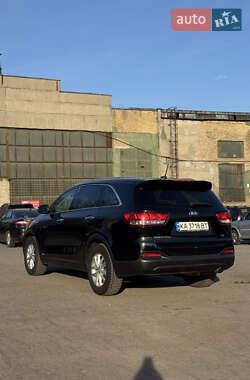 Позашляховик / Кросовер Kia Sorento 2016 в 