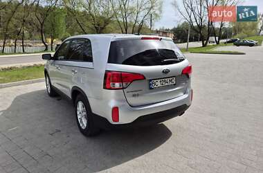 Позашляховик / Кросовер Kia Sorento 2013 в 