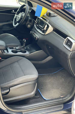 Внедорожник / Кроссовер Kia Sorento 2016 в 