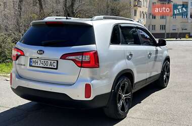 Позашляховик / Кросовер Kia Sorento 2012 в 