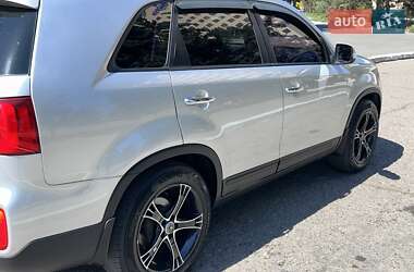 Позашляховик / Кросовер Kia Sorento 2012 в 
