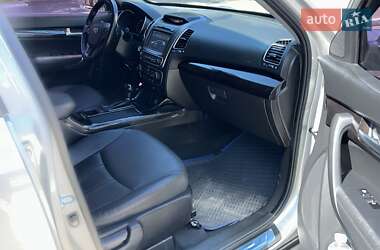 Позашляховик / Кросовер Kia Sorento 2012 в 