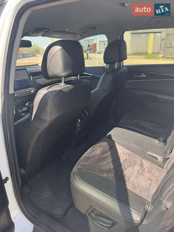 Позашляховик / Кросовер Kia Sorento 2017 в Івано-Франківську