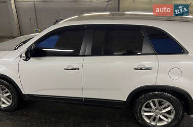 Позашляховик / Кросовер Kia Sorento 2013 в 