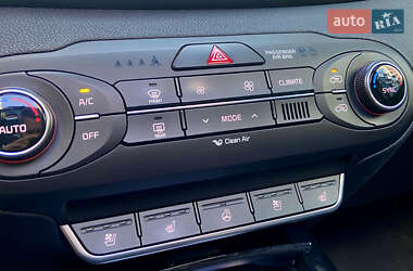 Позашляховик / Кросовер Kia Sorento 2015 в 