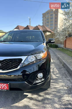 Позашляховик / Кросовер Kia Sorento 2010 в 