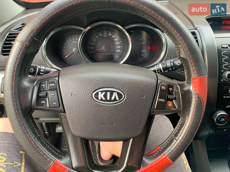 Позашляховик / Кросовер Kia Sorento 2011 в Чернігові