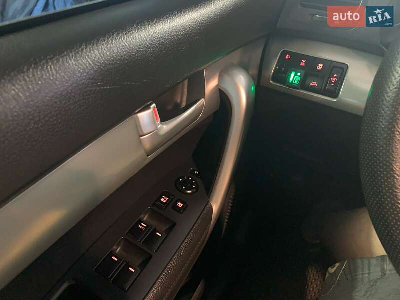 Позашляховик / Кросовер Kia Sorento 2011 в Чернігові