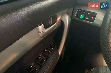 Внедорожник / Кроссовер Kia Sorento 2011 в 