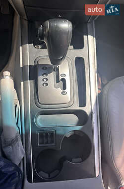 Позашляховик / Кросовер Kia Sorento 2005 в 