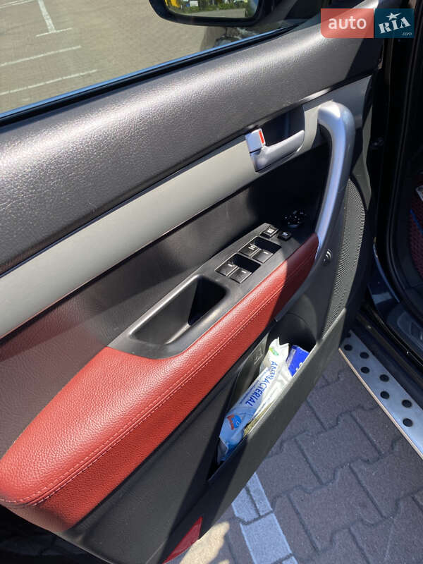 Позашляховик / Кросовер Kia Sorento 2011 в Житомирі