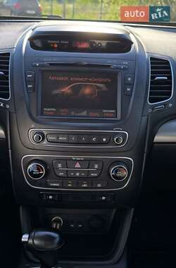 Внедорожник / Кроссовер Kia Sorento 2014 в 