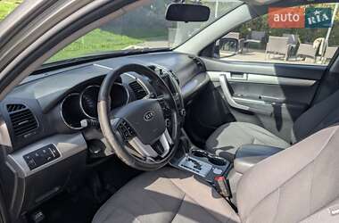 Позашляховик / Кросовер Kia Sorento 2011 в 