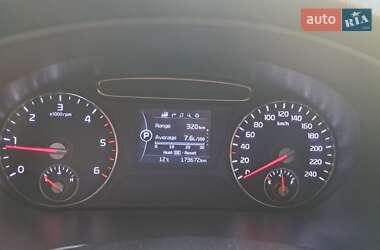 Позашляховик / Кросовер Kia Sorento 2017 в 