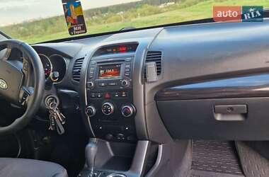Позашляховик / Кросовер Kia Sorento 2013 в 