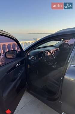 Внедорожник / Кроссовер Kia Sorento 2015 в 