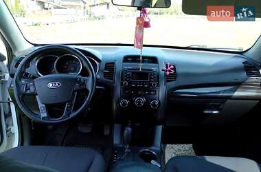 Позашляховик / Кросовер Kia Sorento 2010 в 