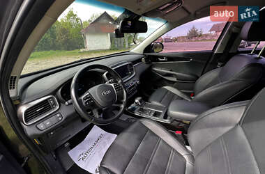 Позашляховик / Кросовер Kia Sorento 2019 в 