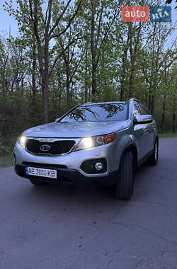 Позашляховик / Кросовер Kia Sorento 2012 в 