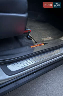 Позашляховик / Кросовер Kia Sorento 2012 в 