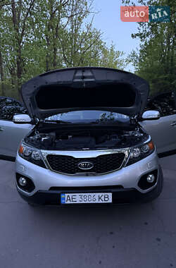 Позашляховик / Кросовер Kia Sorento 2012 в 