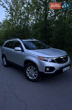 Позашляховик / Кросовер Kia Sorento 2012 в 