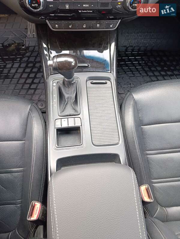 Внедорожник / Кроссовер Kia Sorento 2015 в Николаеве