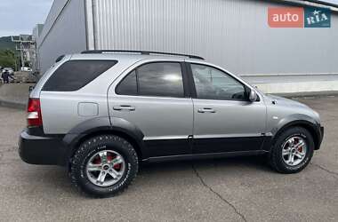 Позашляховик / Кросовер Kia Sorento 2005 в 