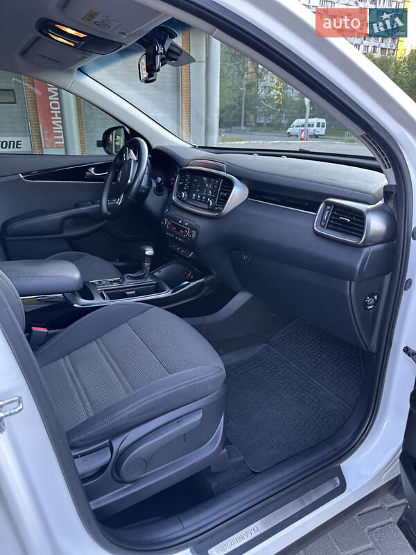 Внедорожник / Кроссовер Kia Sorento 2019 в Днепре