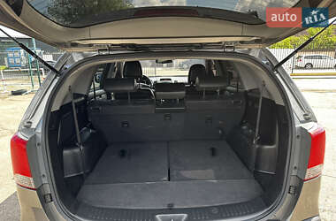 Позашляховик / Кросовер Kia Sorento 2011 в 