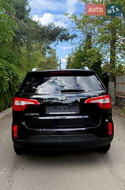 Внедорожник / Кроссовер Kia Sorento 2014 в 