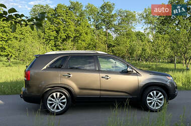 Позашляховик / Кросовер Kia Sorento 2012 в 