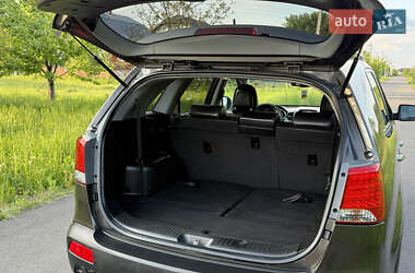 Позашляховик / Кросовер Kia Sorento 2012 в 