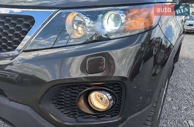 Позашляховик / Кросовер Kia Sorento 2011 в 