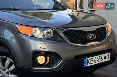 Позашляховик / Кросовер Kia Sorento 2012 в 