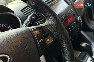 Позашляховик / Кросовер Kia Sorento 2012 в 